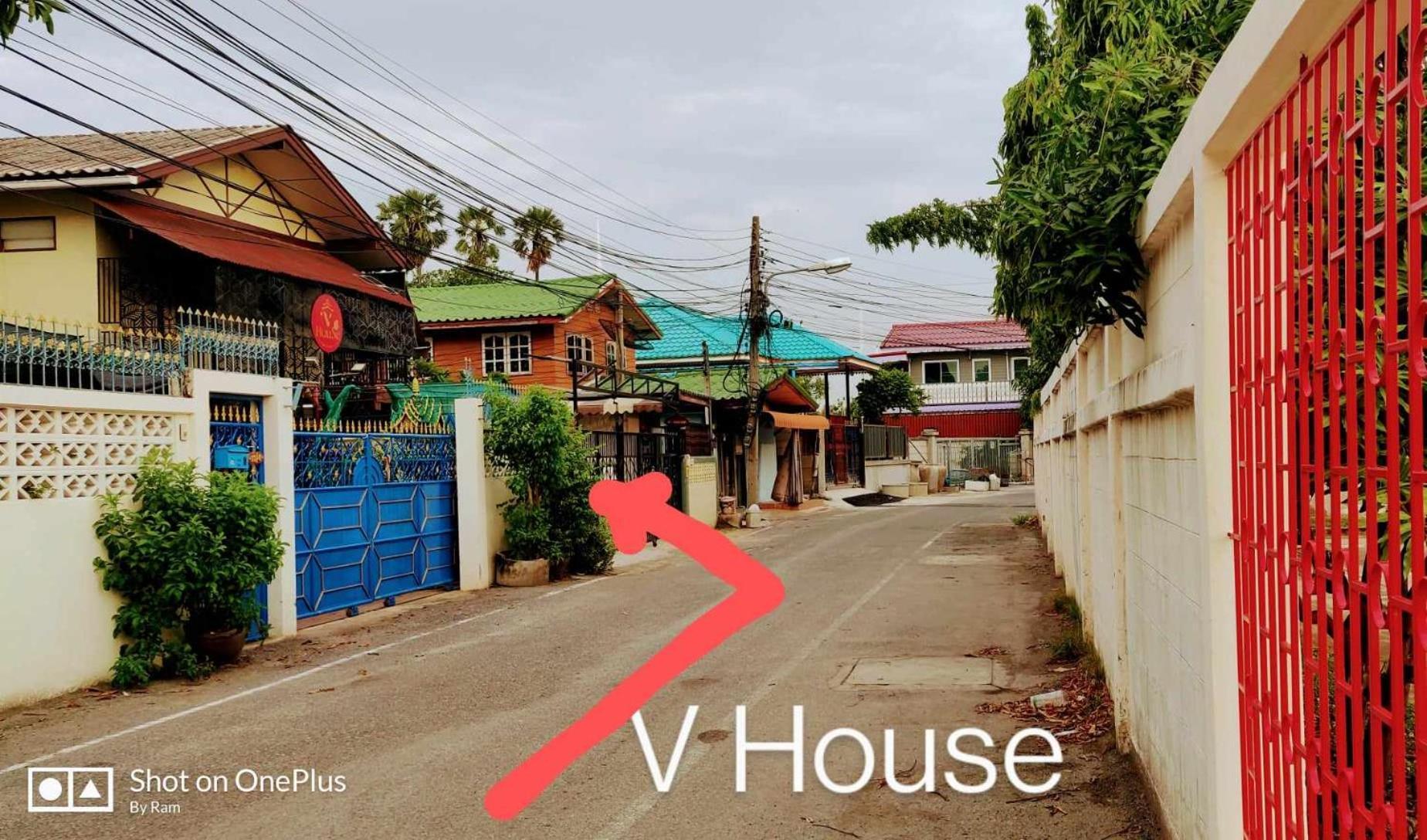 V House Hotel Phra Nakhon Si Ayutthaya Exterior foto